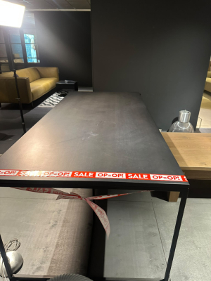 Eetkamertafel