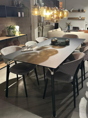 Eetkamertafel