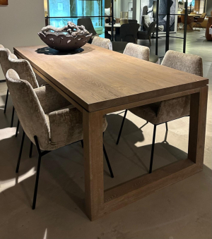 Eetkamertafel